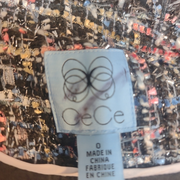 CeCe Beautiful Jacket with a very cool design - Picture 2 of 3